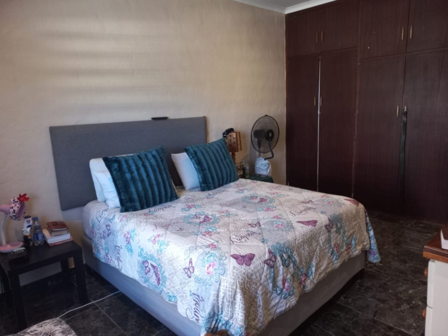 4 Bedroom Property for Sale in Denneoord Western Cape